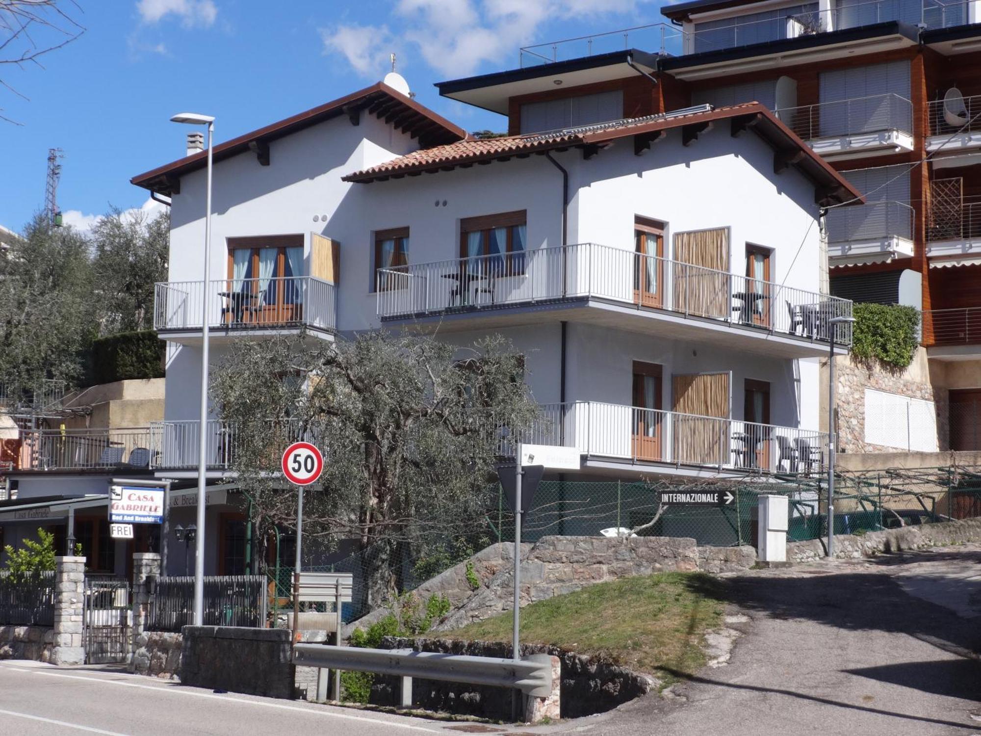 B&B Casa Gabriele Мальчезине Экстерьер фото